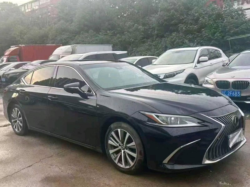 长沙18年雷克萨斯ES3