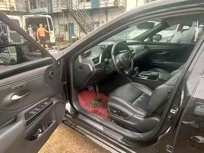 长沙18年雷克萨斯ES4