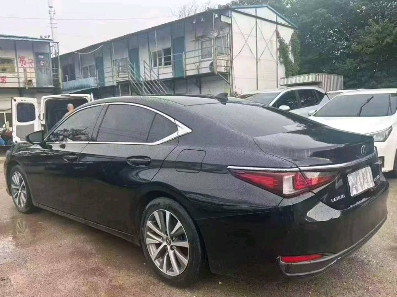 长沙18年雷克萨斯ES7