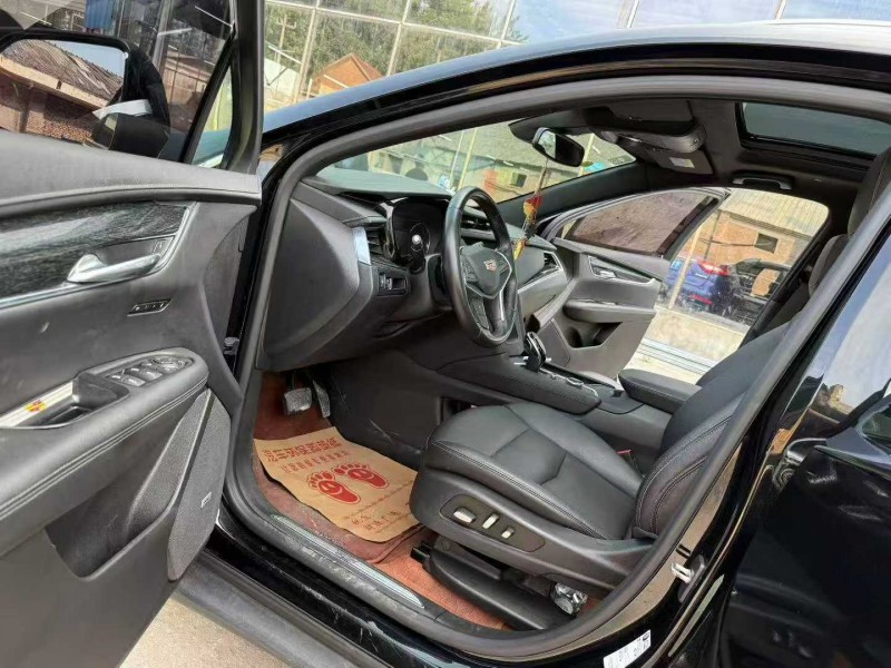 徐州20年凯迪拉克XT54