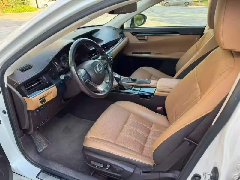 广州16年雷克萨斯ES8