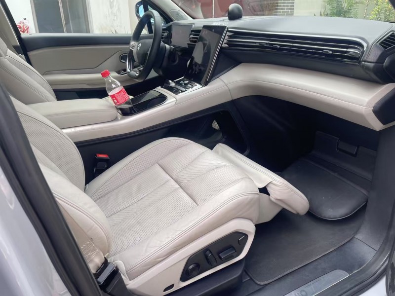 济宁19年蔚来ES86