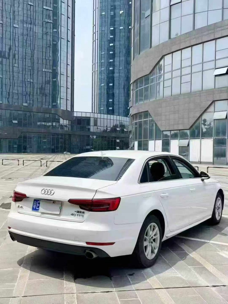 佛山17年奥迪A4L7