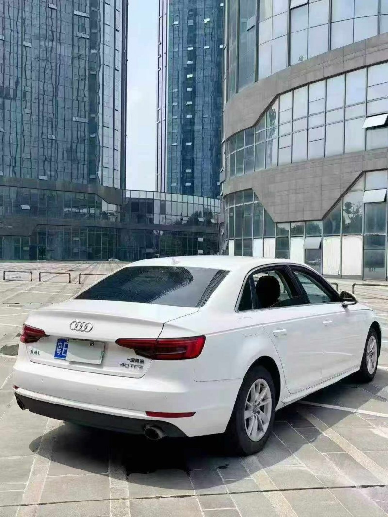 佛山17年奥迪A4L8