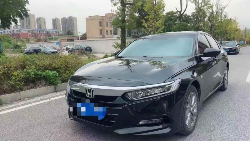 衢州19年本田雅阁3