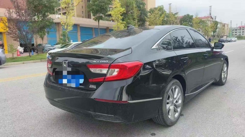 衢州19年本田雅阁7