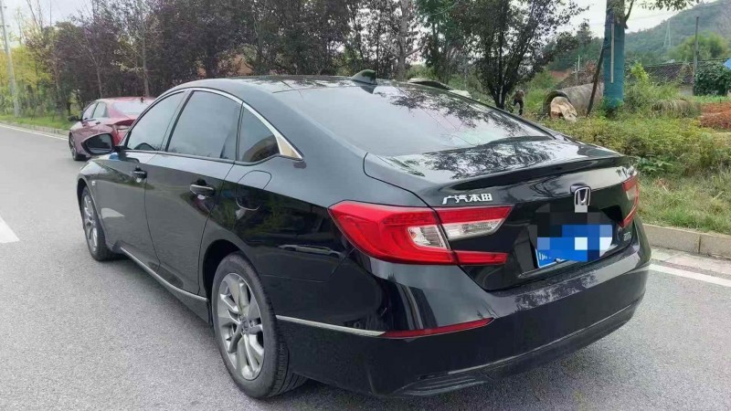 衢州19年本田雅阁8