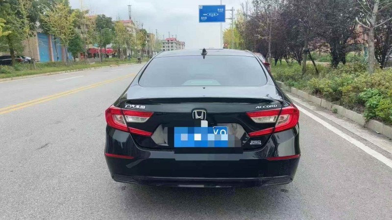 衢州19年本田雅阁9