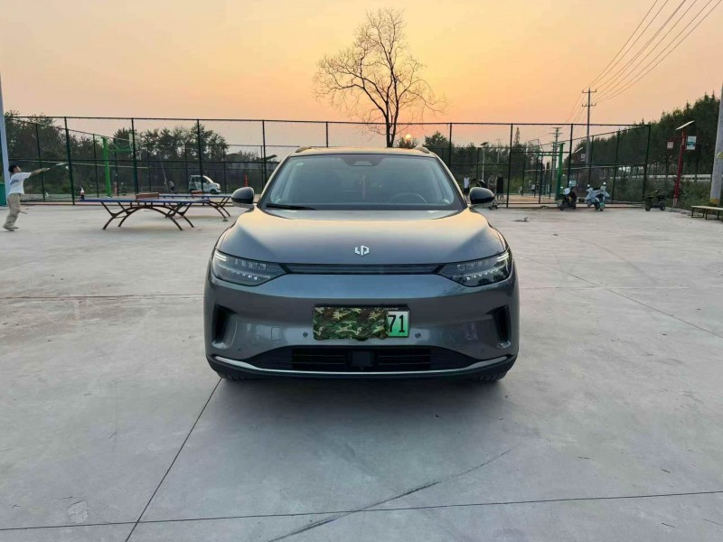 徐州22年零跑汽車C111