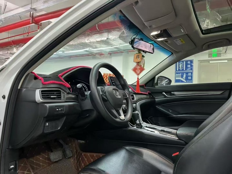 深圳18年本田雅阁4
