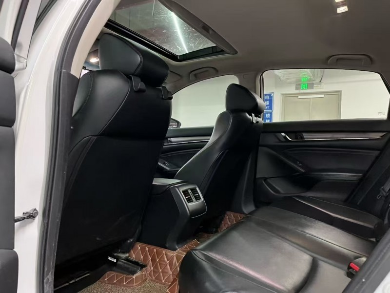 深圳18年本田雅阁6