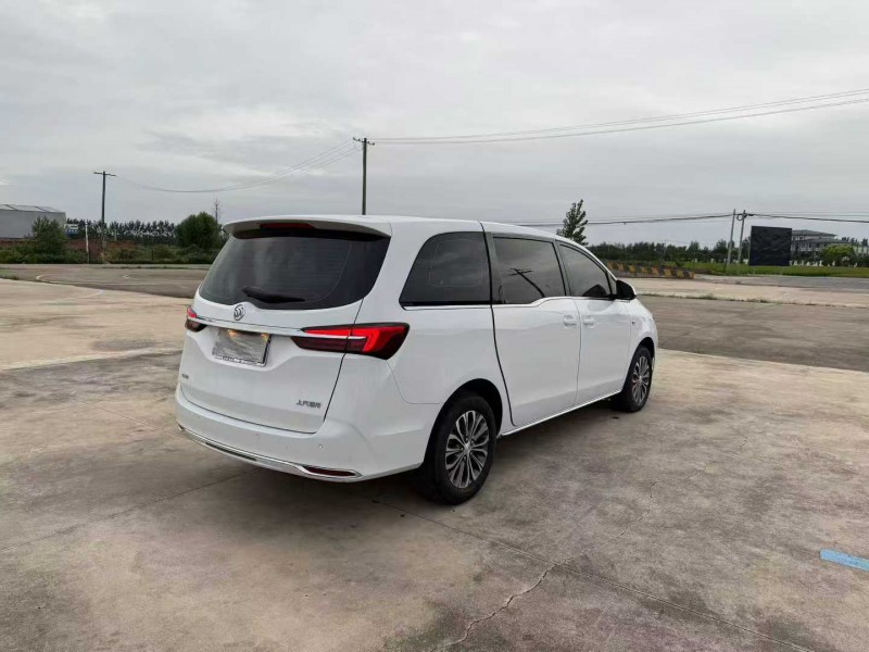 徐州23年别克GL84