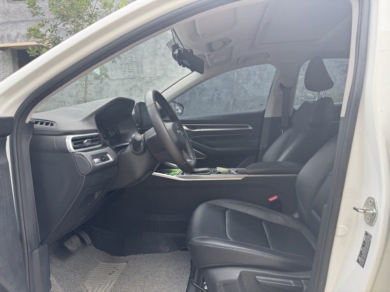 新乡22年吉利帝豪9