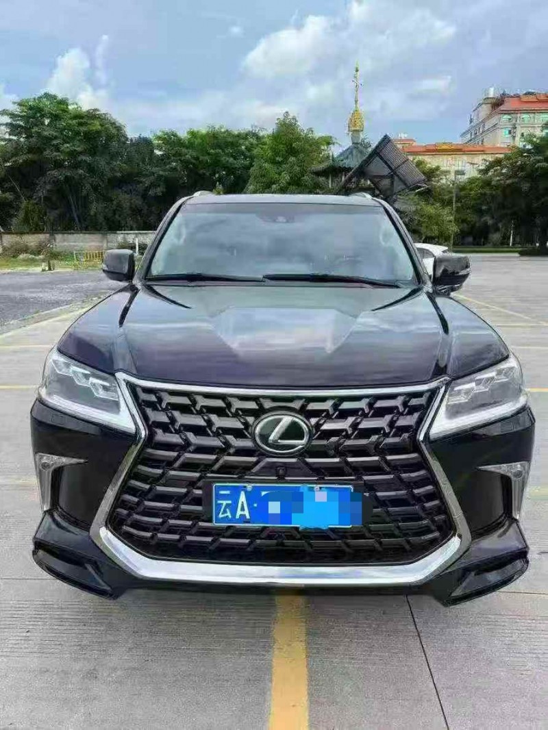 昆明18年雷克萨斯LX1