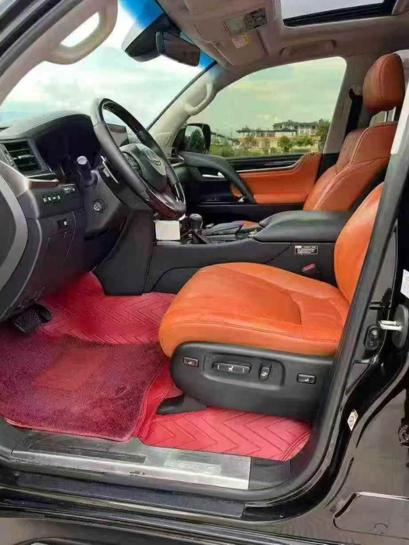 昆明18年雷克萨斯LX6