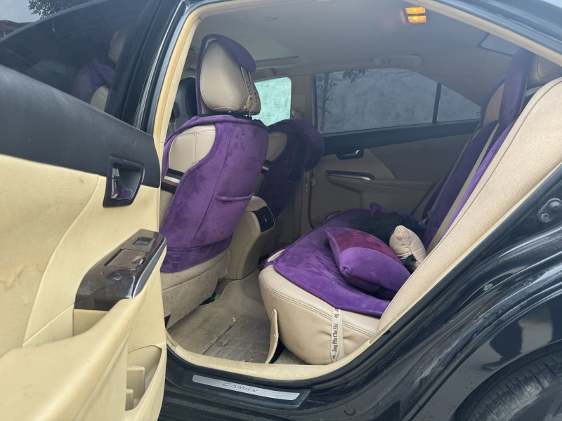 新乡16年丰田凯美瑞7