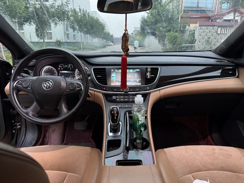 新乡17年别克君越8