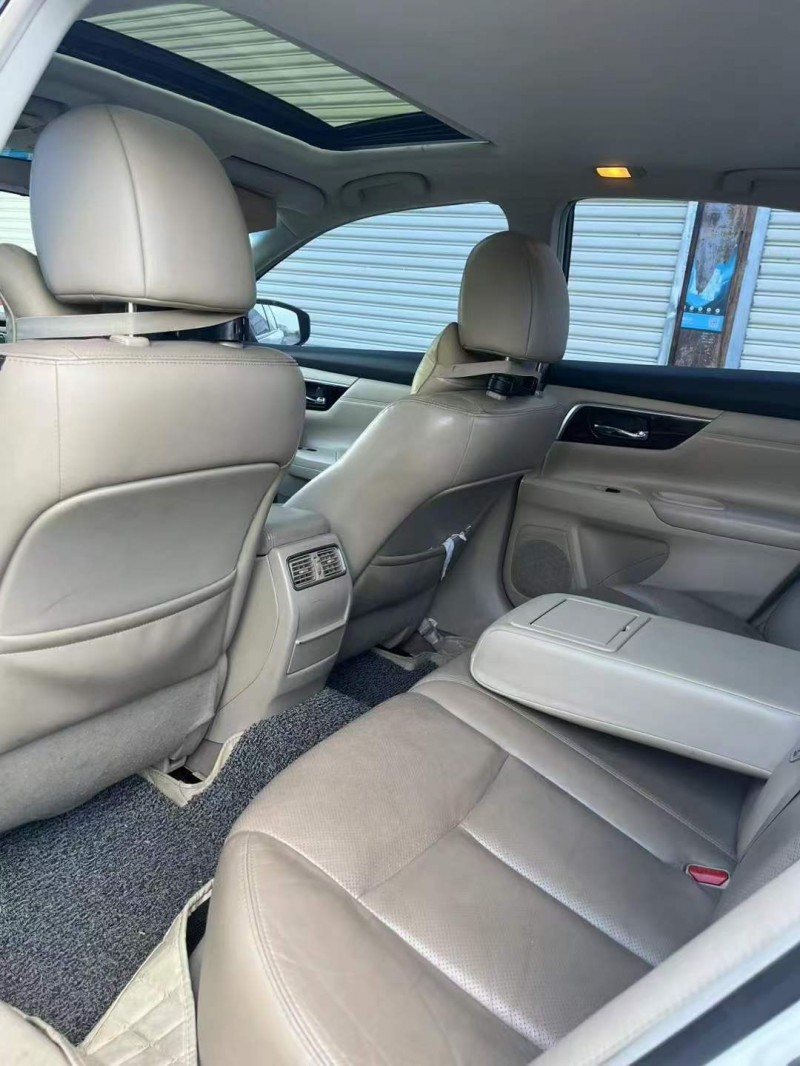 肇庆13年日产天籁5