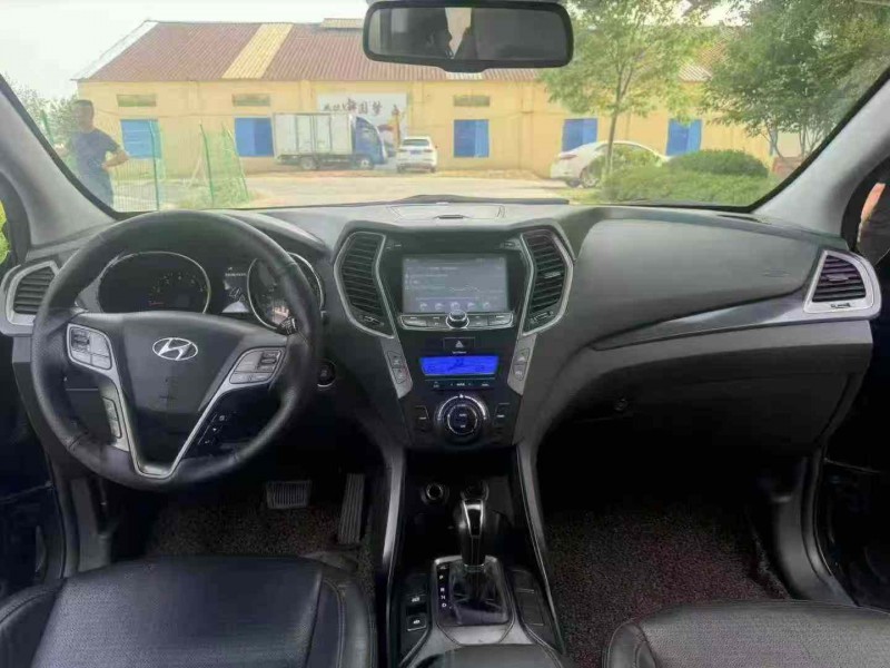 徐州13年现代全新胜达8