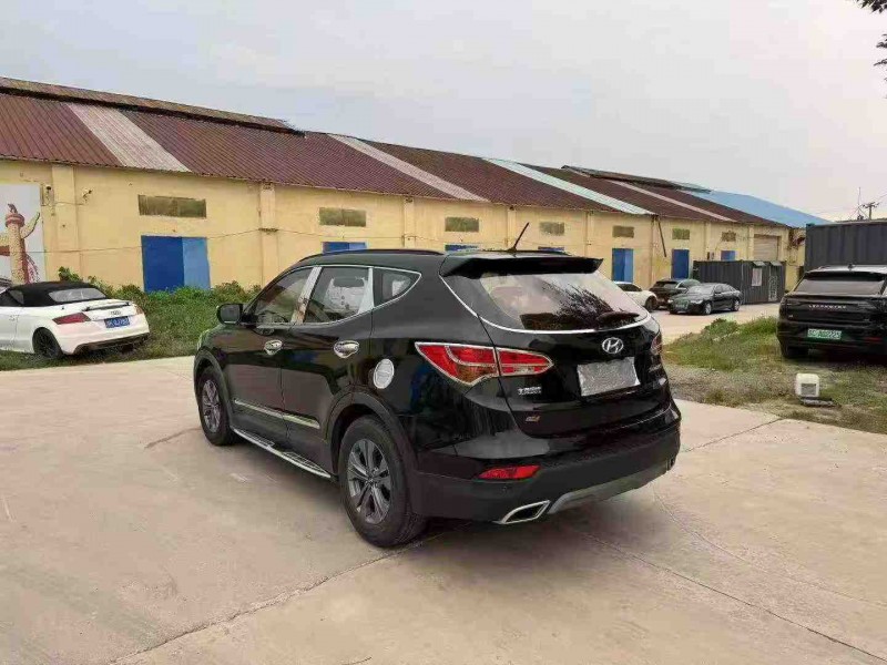 徐州14年现代全新胜达3