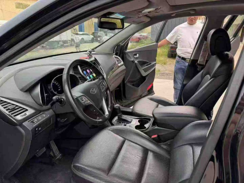 徐州14年现代全新胜达4