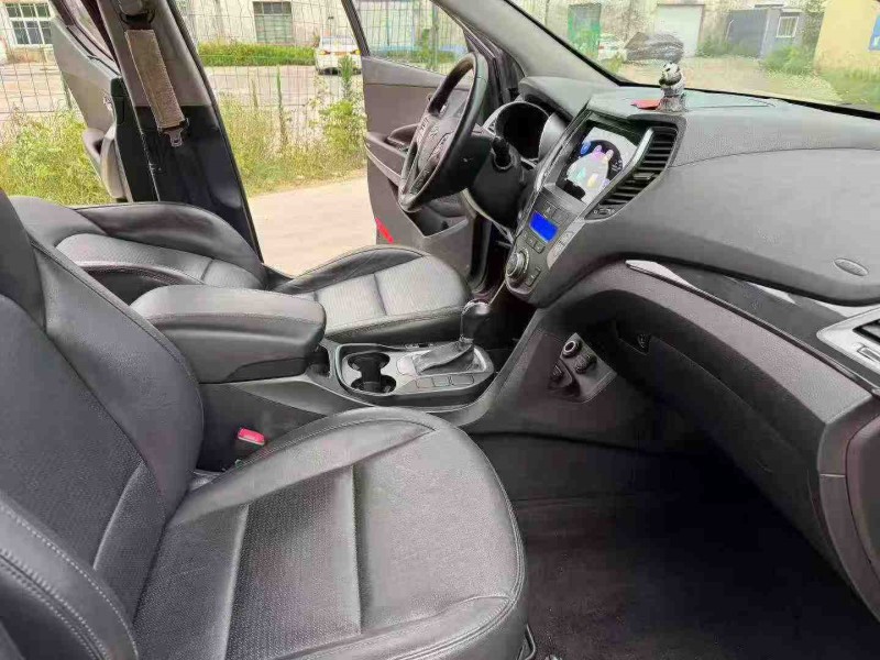 徐州14年现代全新胜达5