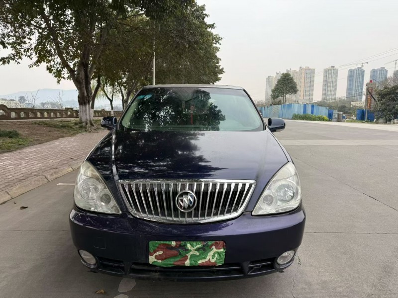 成都16年别克GL81