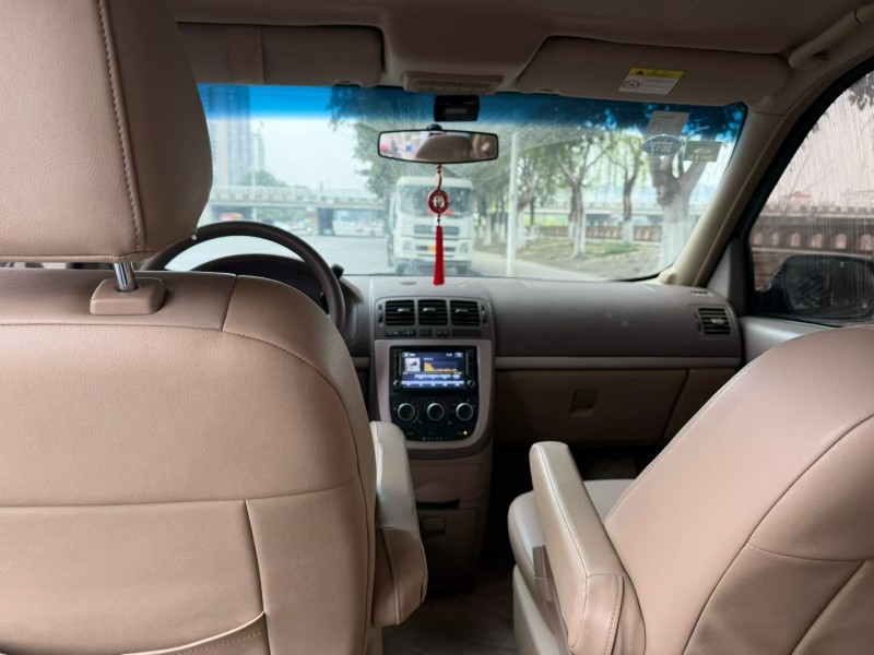 成都16年别克GL83