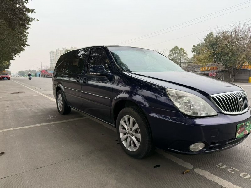 成都16年别克GL86