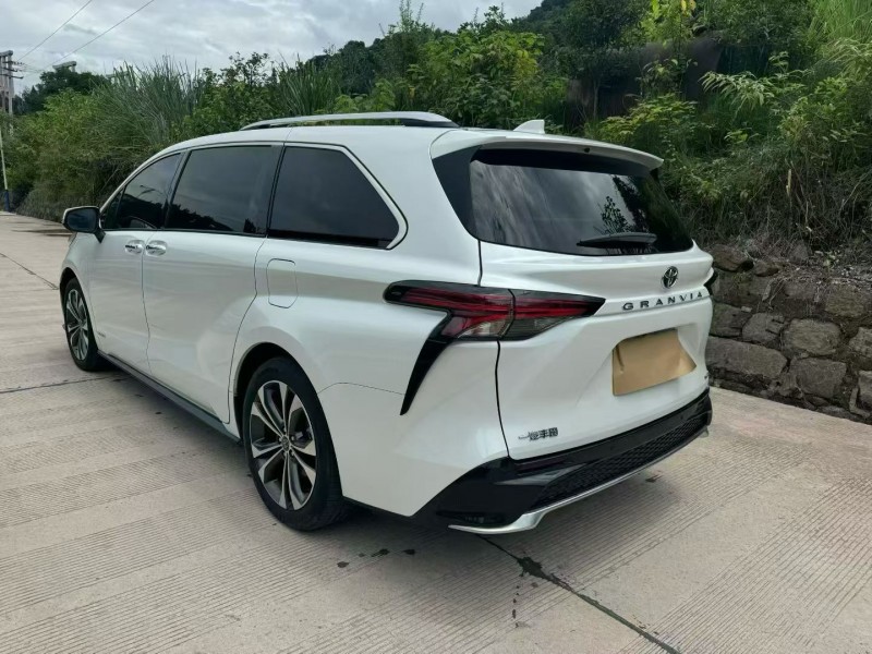 成都23年丰田格瑞维亚7