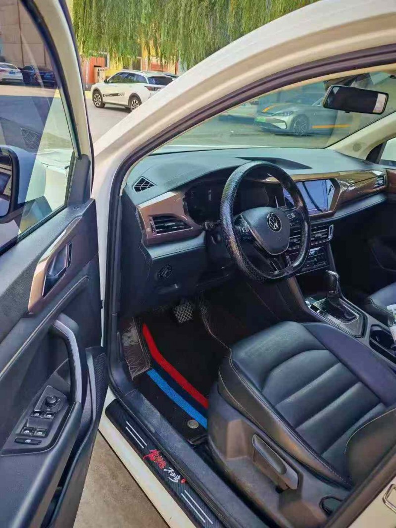 保定22年大众途岳8