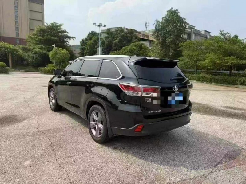 钦州16年丰田汉兰达7