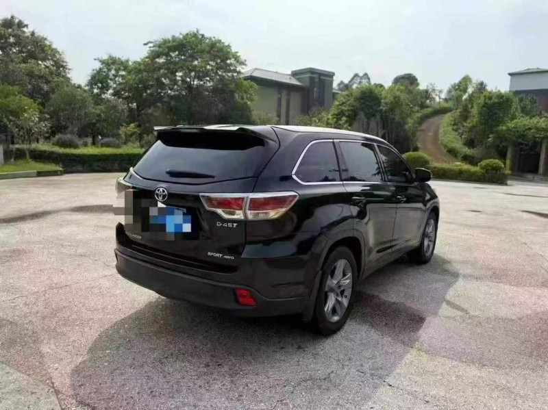 钦州16年丰田汉兰达8