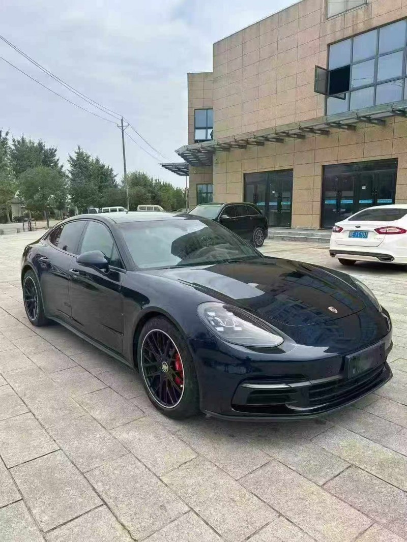 荆州17年保时捷帕拉梅拉2