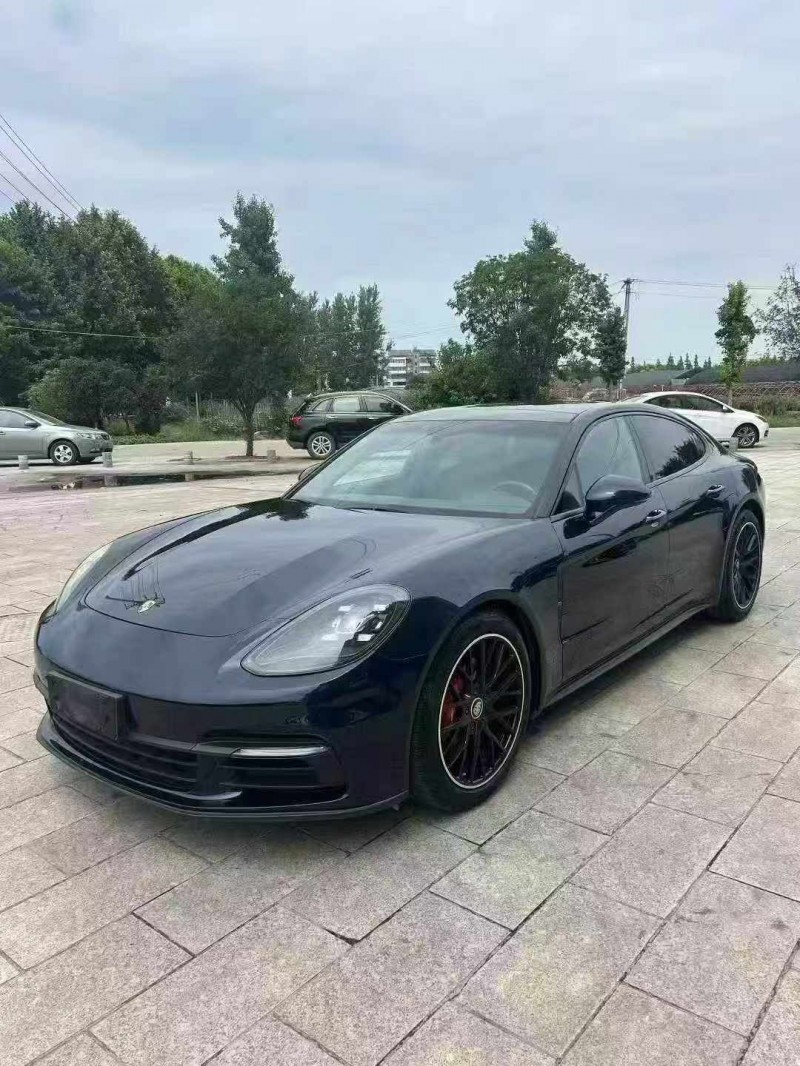 荆州17年保时捷帕拉梅拉3