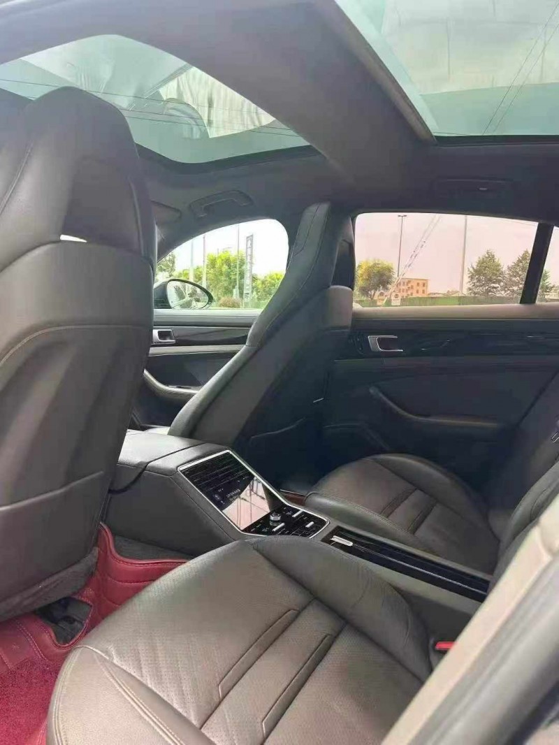 荆州17年保时捷帕拉梅拉7