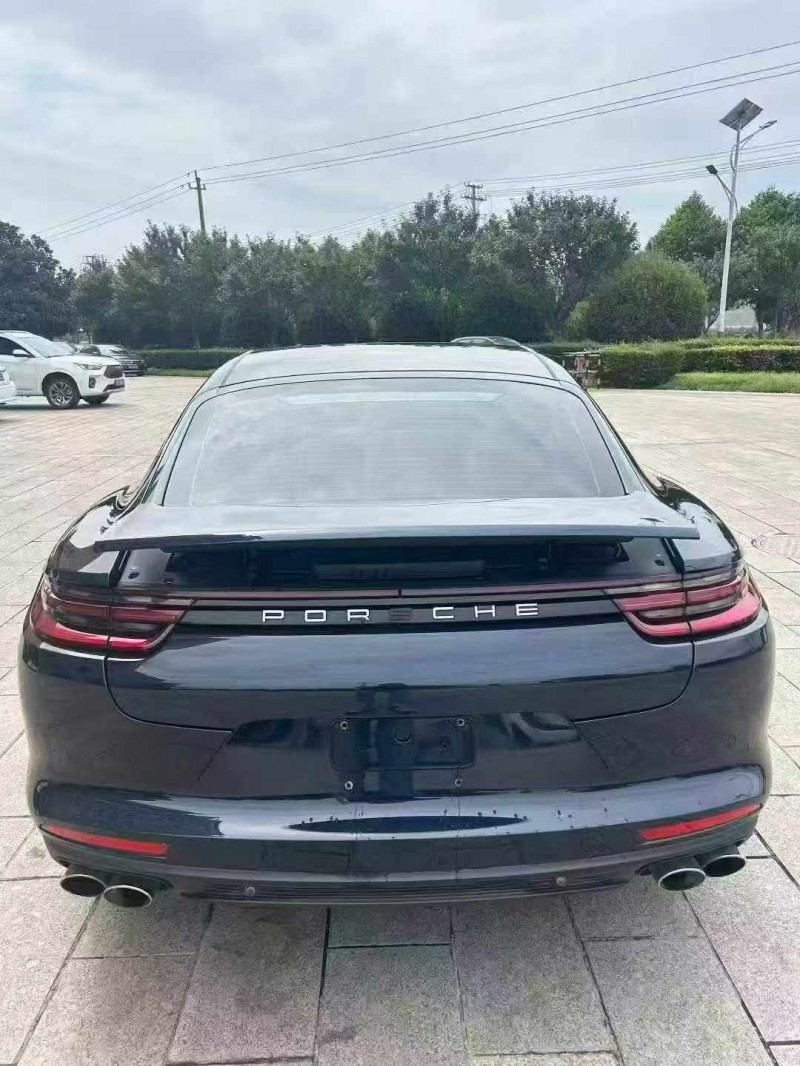 荆州17年保时捷帕拉梅拉8