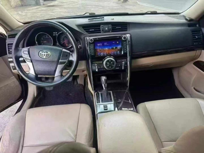 常德11年丰田锐志4