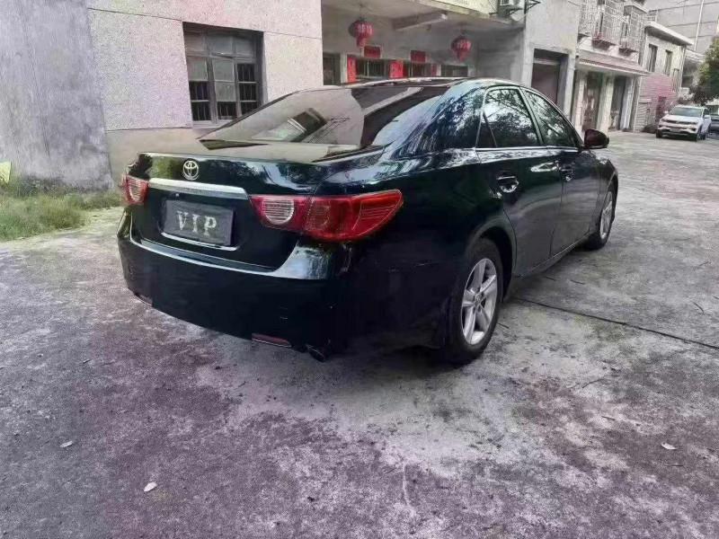 常德11年丰田锐志7