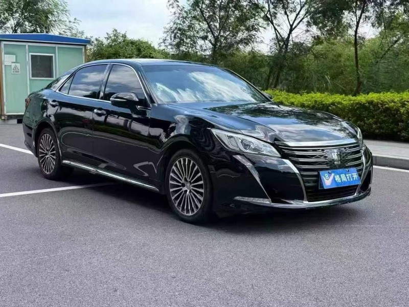 东莞18年丰田皇冠2