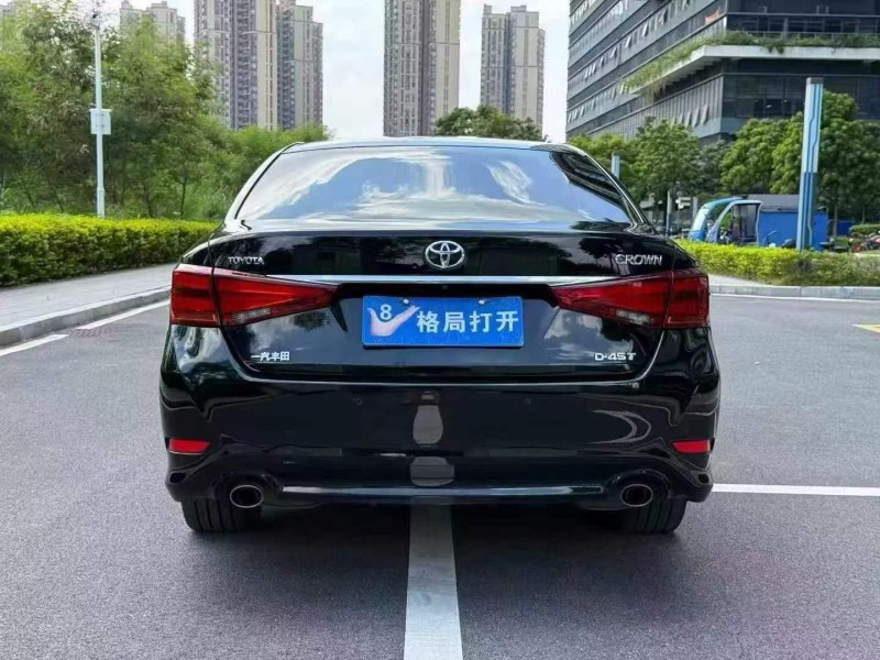 东莞18年丰田皇冠9