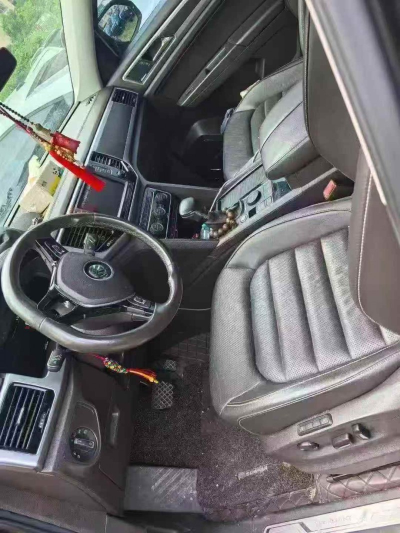 南昌17年大众途昂2