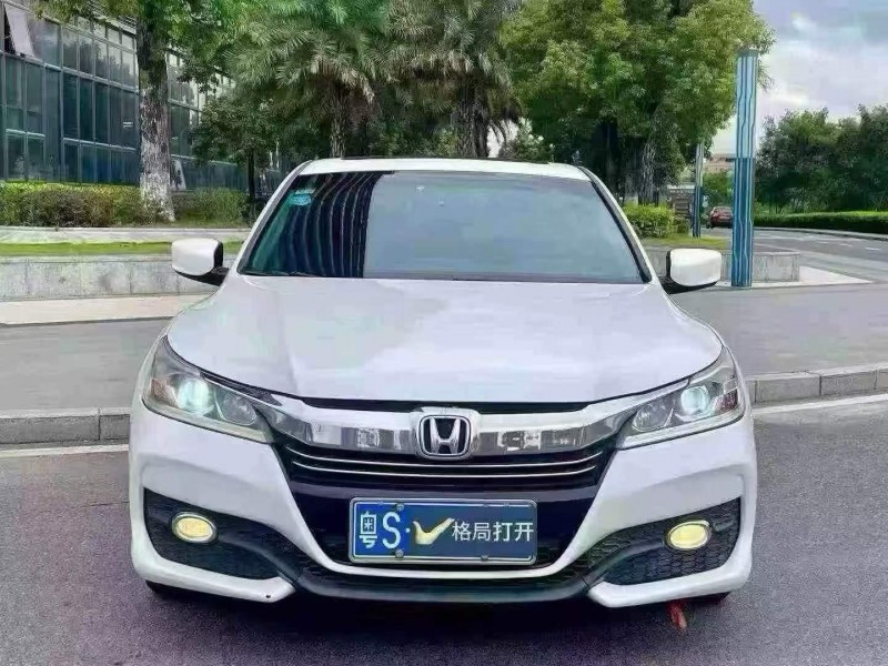 东莞16年本田雅阁1