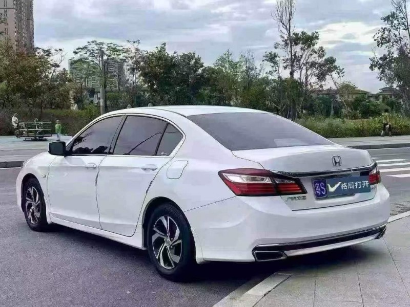 东莞16年本田雅阁8