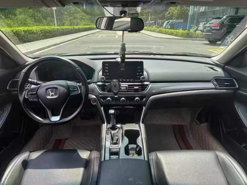 东莞21年本田雅阁6