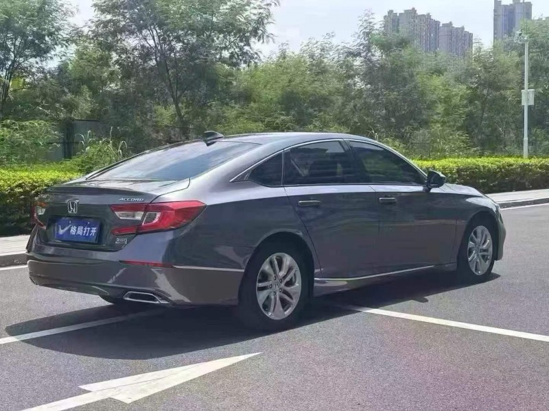 东莞21年本田雅阁8