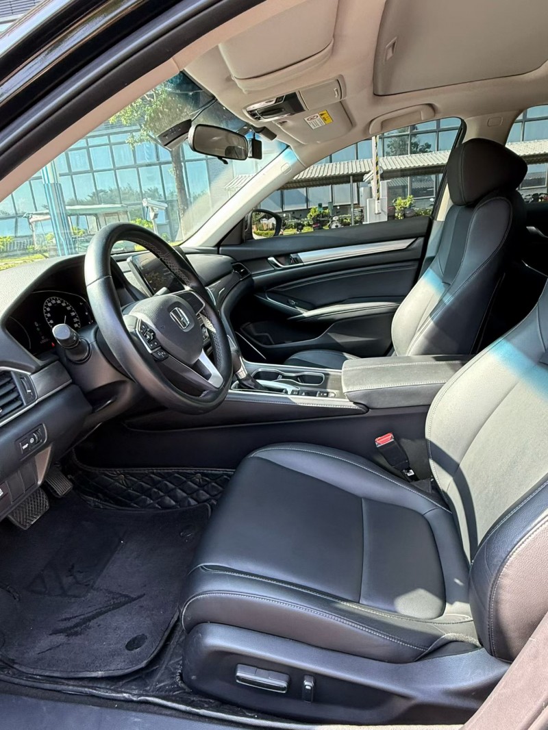 东莞22年本田雅阁4