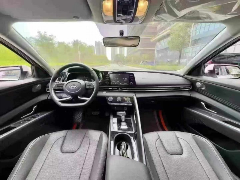 珠海24年现代伊兰特4