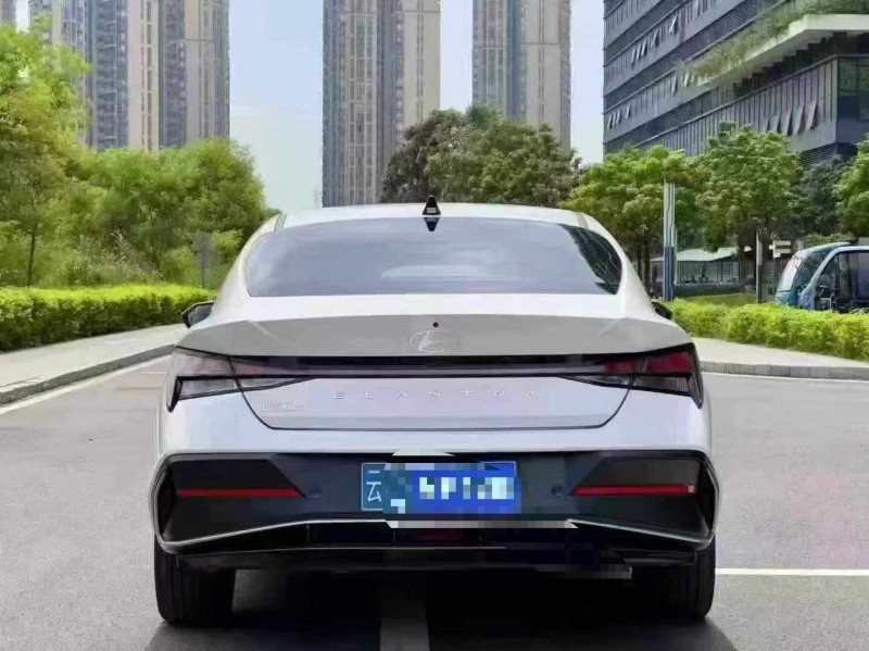 珠海24年现代伊兰特9