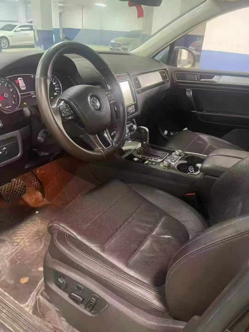 安顺18年大众途锐5